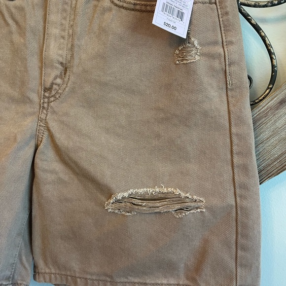 NWT Wild Fable Distressed Jean Shorts - Picture 4 of 8